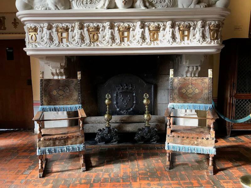 Famous castles in France: Chenonceau - fireplace