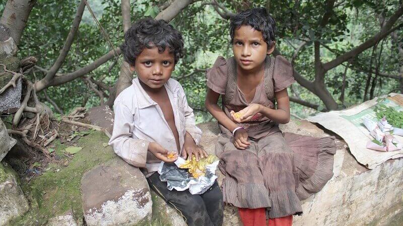 Street beggars - child beggars in Asia
