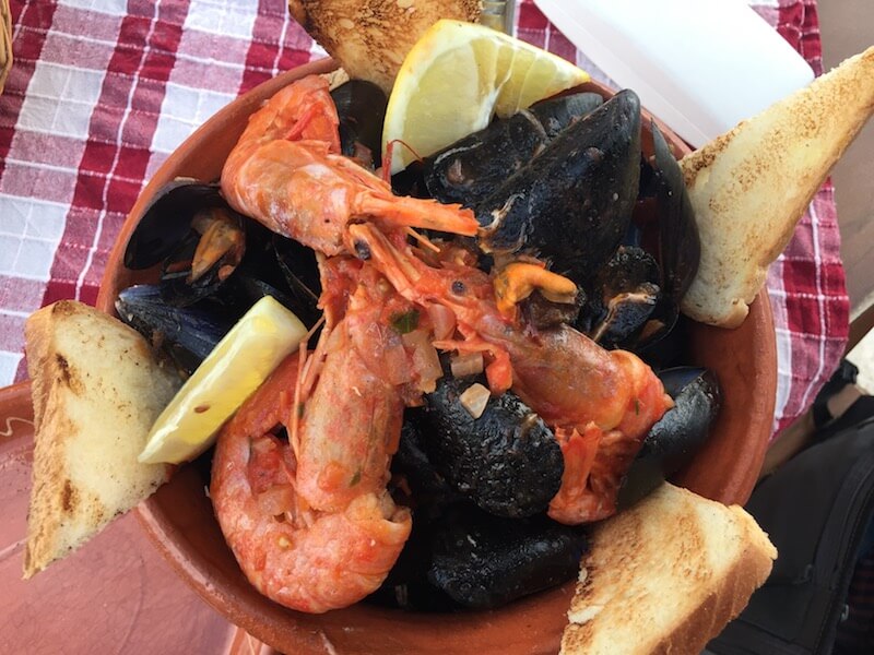 Kotor restaurants - a huge plate of steamed mussels