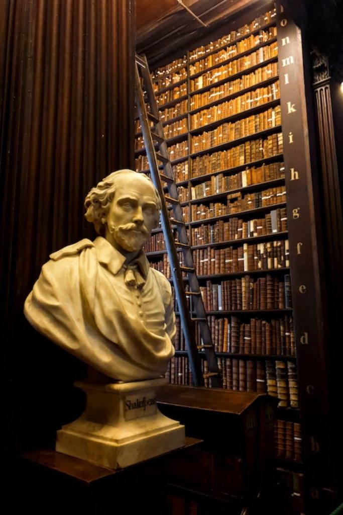 Shakespeare's bust at Trinity College Library
