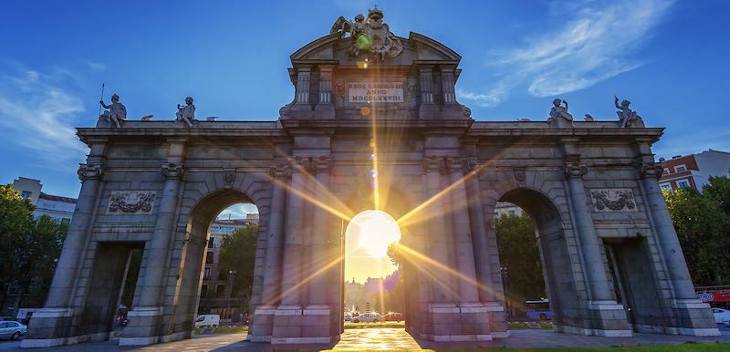 Puerta de Alcala, Madrid - Packing list for Europe