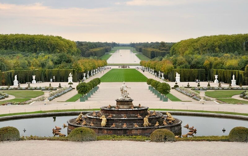 cheap Paris travel - Versailles Gardens