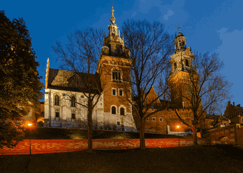 things to see in Krakow - Wawel Castle at night, seen from the street