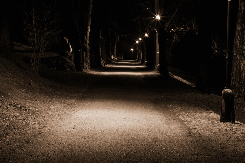 Dark abandoned alley - not a great place to meet a potential travel buddy for the first time