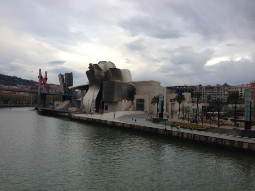 Bilbao travel guide: Guggenheim Museum blue hour