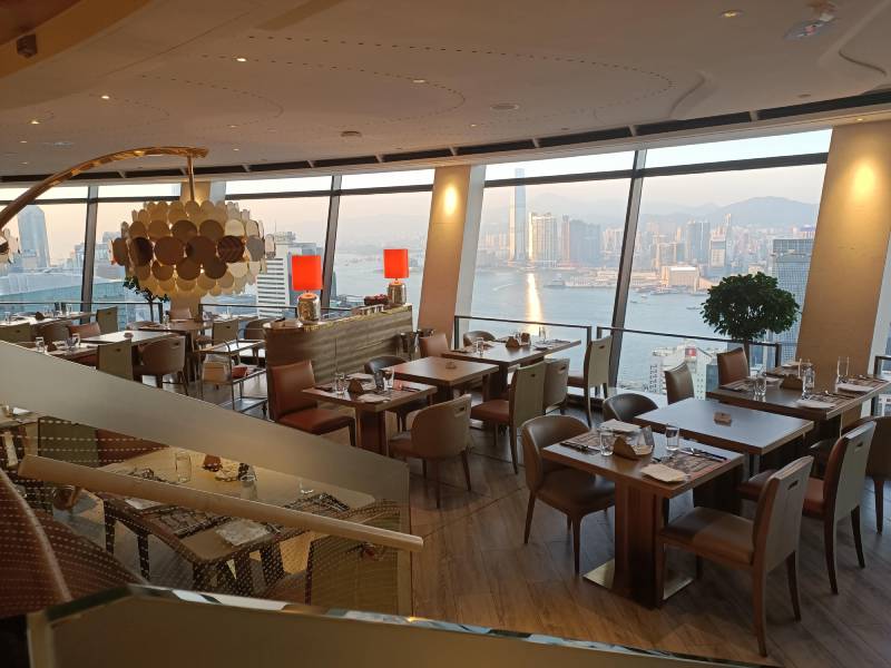 Rotating restaurant Hong Kong Hopewell Center